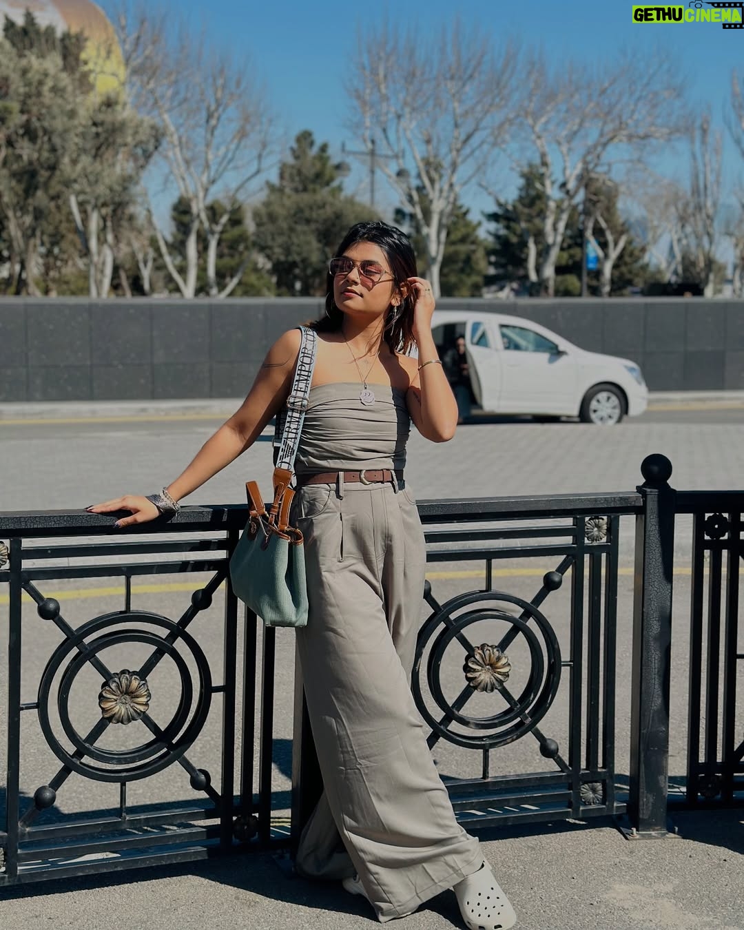 Vidhi Kothari - 1.1K Likes - 🍬🌸🤍

#baku #azerbaijan #denizmall #bakueye #instagram #vidhzzii #outfitoftoday #fyp