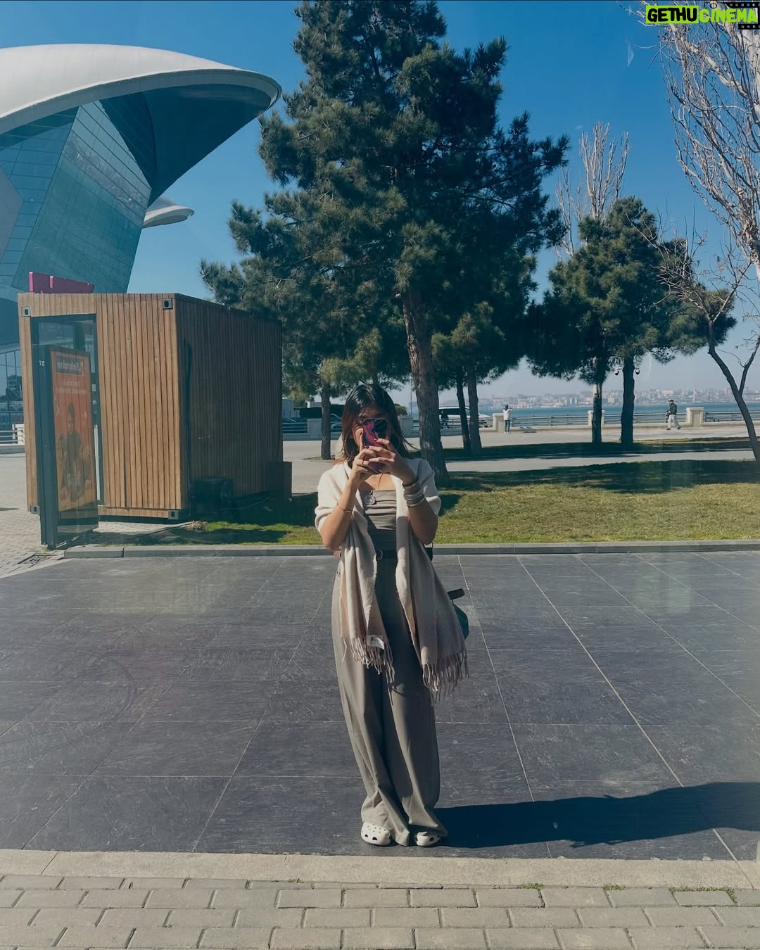 Vidhi Kothari - 1.1K Likes - 🍬🌸🤍

#baku #azerbaijan #denizmall #bakueye #instagram #vidhzzii #outfitoftoday #fyp