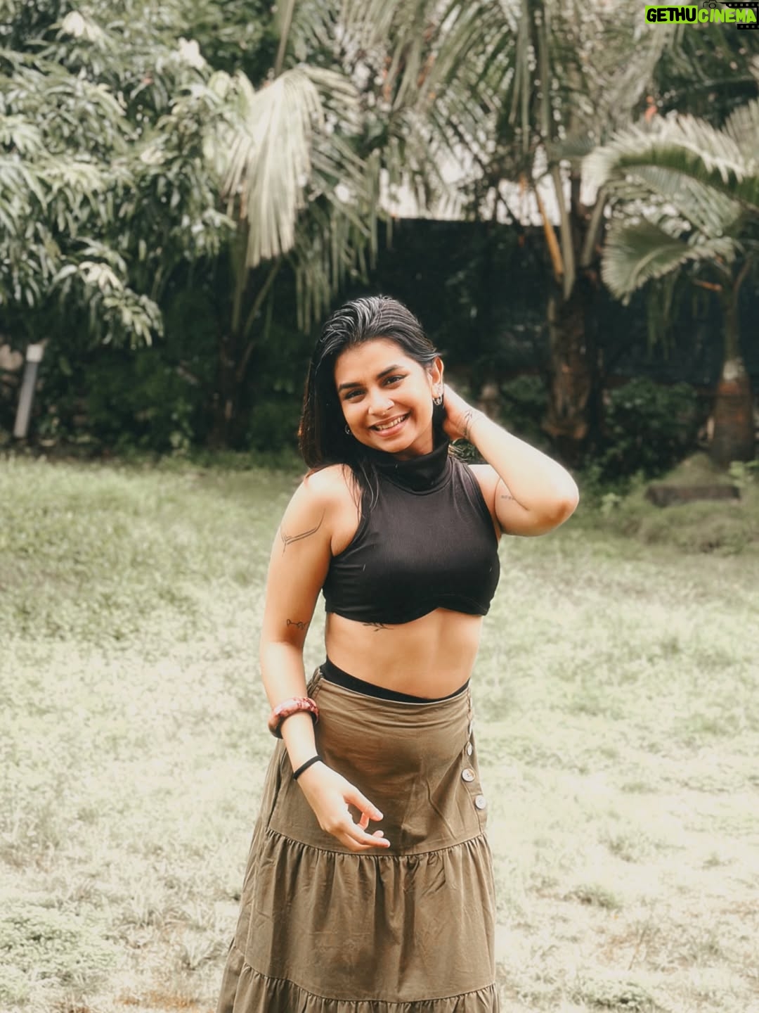 Vidhi Kothari - 2.6K Likes - 🥀
