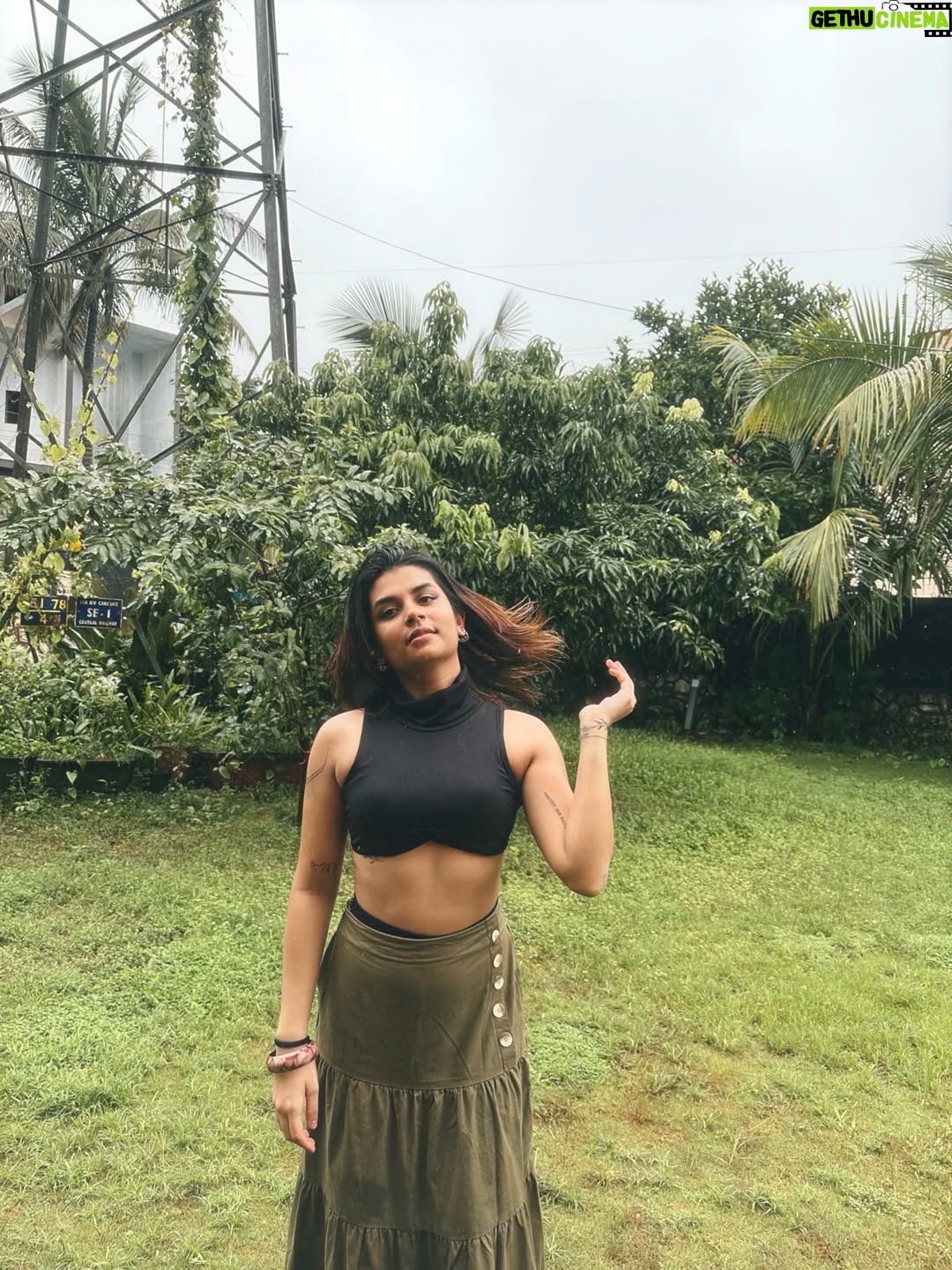 Vidhi Kothari - 2.6K Likes - 🥀