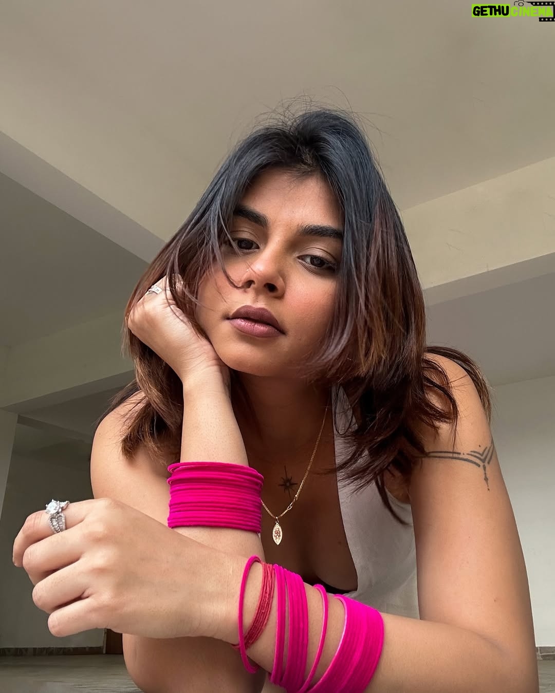 Vidhi Kothari - 1.6K Likes - 🎀🌷🌸🍬💐🦩🩷