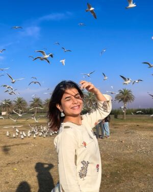 Vidhi Kothari Instagram - light layers, softer tones, louder energy —
this is where comfort meets quiet confidence.✨
brands that get this vibe-
@anicelabel @okhai_org @fabindiaofficial @urbanstree
#vidhikotharistyle #flyfreely #indieaesthetic #indianfashionblogger #slowstyle