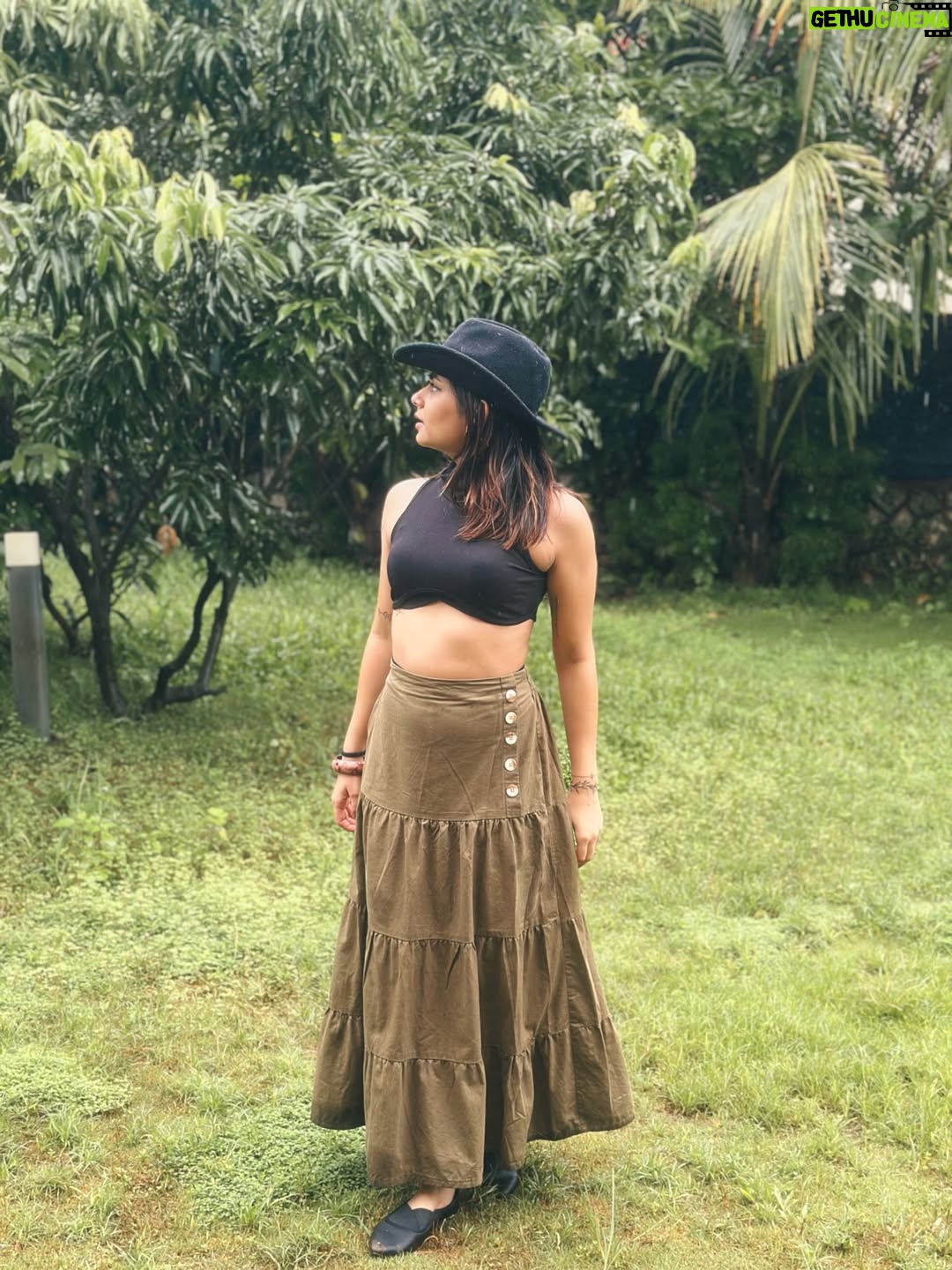 Vidhi Kothari - 2.6K Likes - 🥀
