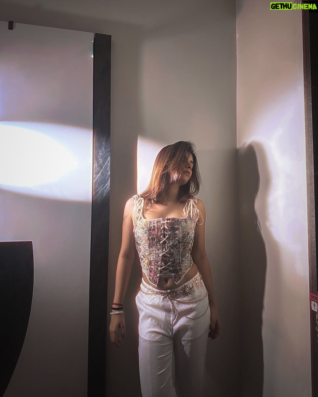 Vidhi Kothari - 1.7K Likes - laced with fire 💋