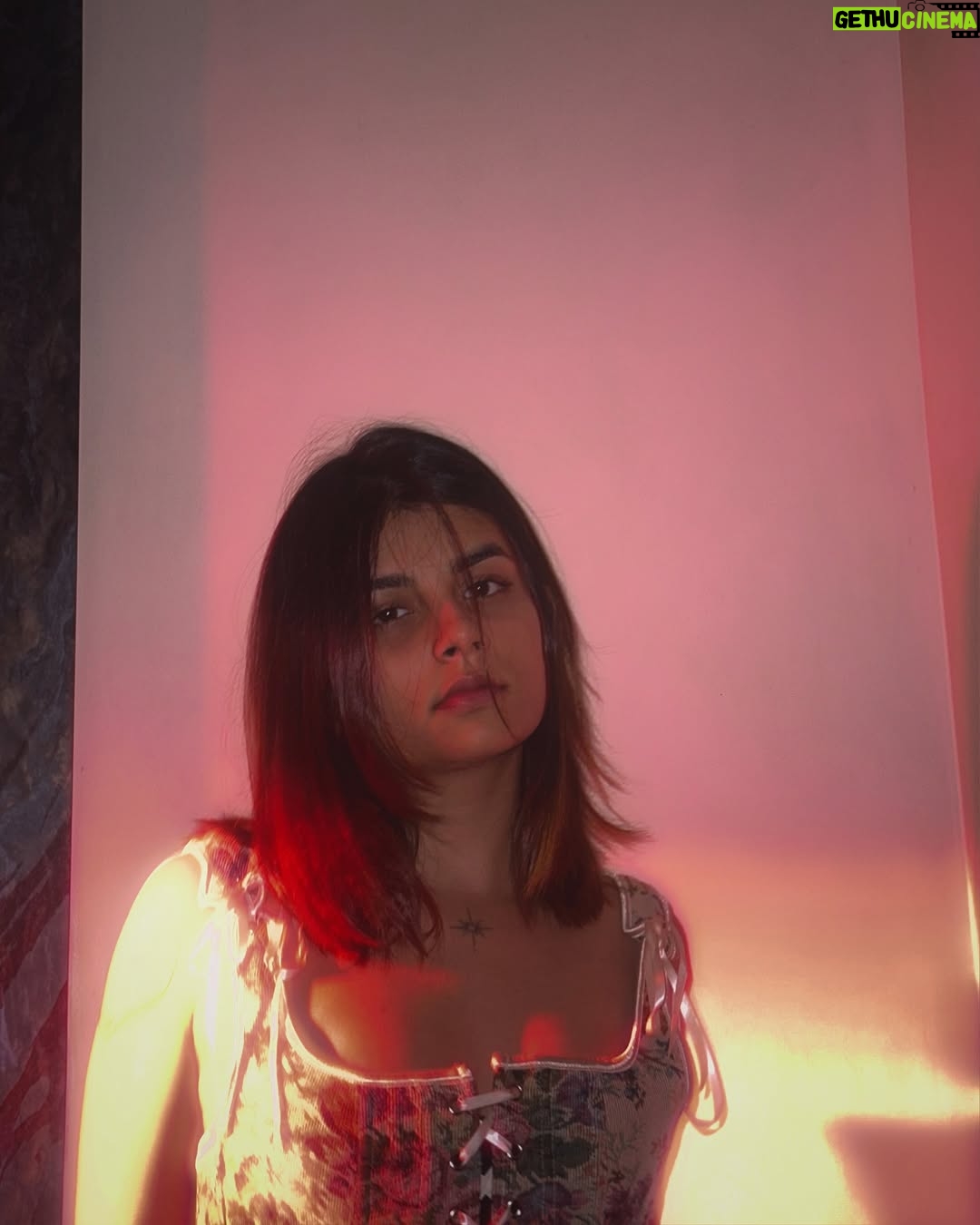 Vidhi Kothari - 1.1K Likes - album cover ?
🍄🚨🥊🪓❤️‍🔥🎸🌶️