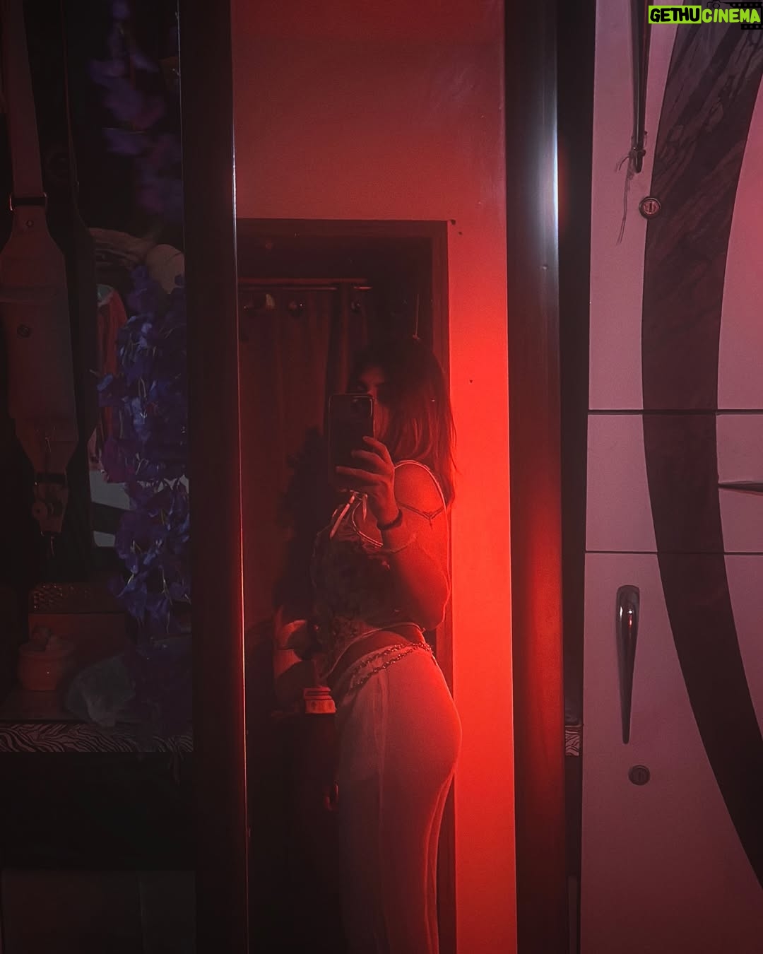 Vidhi Kothari - 1.1K Likes - album cover ?
🍄🚨🥊🪓❤️‍🔥🎸🌶️