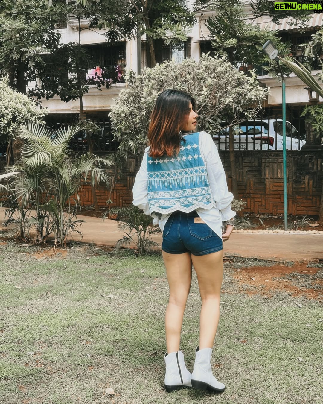 Vidhi Kothari - 1.2K Likes - Fit checkkkk 🦚