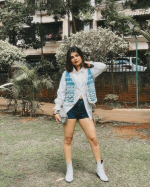 Vidhi Kothari Instagram - Fit checkkkk 🦚