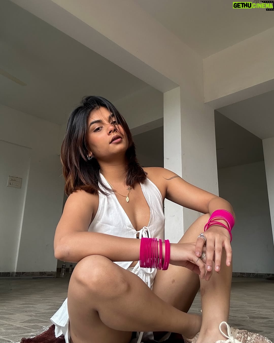 Vidhi Kothari - 1.6K Likes - 🎀🌷🌸🍬💐🦩🩷