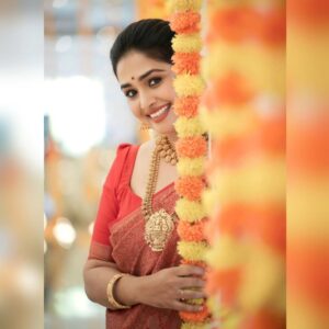 Vidhya Mohan Instagram - @preethiparakkat 

Jewellery: @parakkat_jewels
