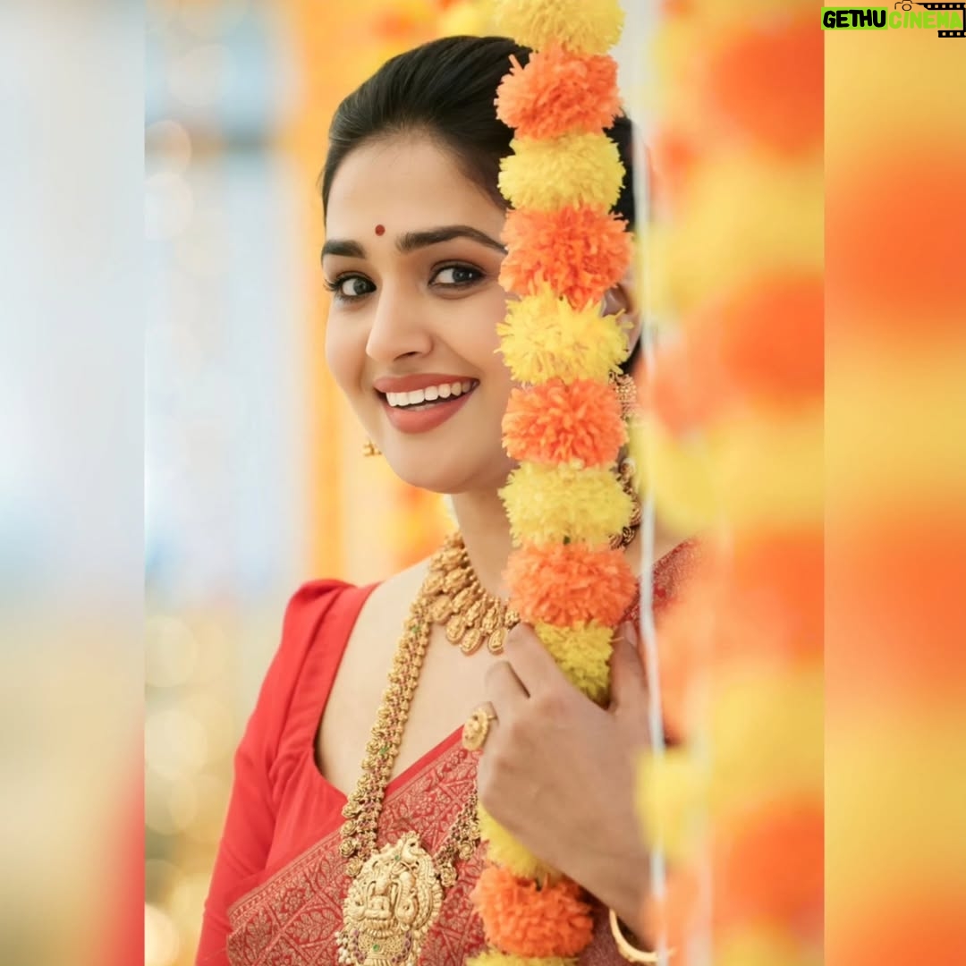 Vidhya Mohan - 4.2K Likes - @preethiparakkat 

Jewellery: @parakkat_jewels