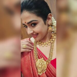 Vidhya Mohan Instagram - @preethiparakkat 

Jewellery: @parakkat_jewels