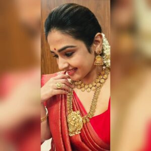 Vidhya Mohan Instagram - @preethiparakkat 

Jewellery: @parakkat_jewels