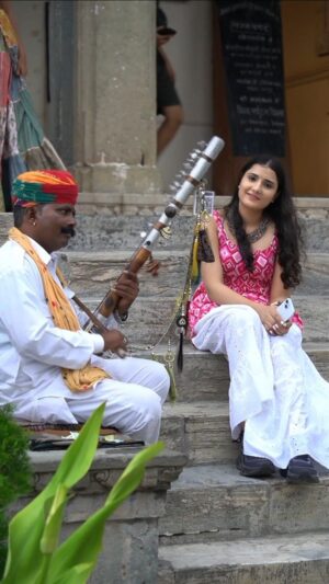 Vidushi Malpani Instagram - This is what my heart sounds like - folk, free and flowing 🎻
#rajasthan #music #udaipur #monsoonpalace
@vidushimalpani @vidushicreations