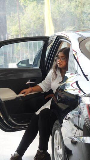 Vidushi Malpani Instagram - "New Generation, New Ride! 🚗✨
Family cars se lekar dream cars tak...
Low budget se luxury tak...
Sab kuch ek hi chhat ke neeche – Hyundai Showroom Khandwa!

Apni नई गाड़ी ka सपना yahan hota hai पूरा! 🔥

@central_hyundai @khandpure.harpreet 
Mua @makeup_by_khads_zzz