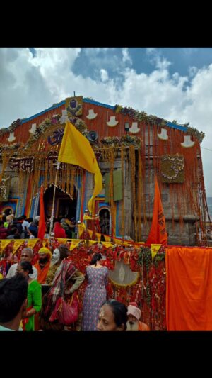 Vidushi Malpani Instagram - शिव की भक्ति, हिमालय की शक्ति... केदारनाथ की यादों के साथ शिवरात्रि की शुभकामनाएँ! 🔱🌙
ॐ नमः शिवाय। केदारेश्वराय नमः। 🙏
.
.
#HarHarMahadev 🔱
#MahadevVibes ✨
#OmNamahShivaya 🕉️
#ShivShakti 💙
#MahaShivratri2025 🌙
#ShivaTheDestroyer 🔥
#ShivTatva 🏔️
#BholeNath 🙌
#Shivratri 
#instagram 
#shiv #mahakal #bholenath #shivratristatus