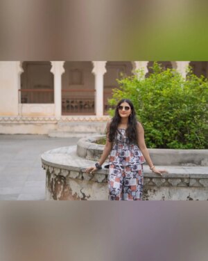 Vidushi Malpani Instagram - Just casually blending into forts, chandeliers, and valleys ✨😌
@vidushimalpani @vidushicreations