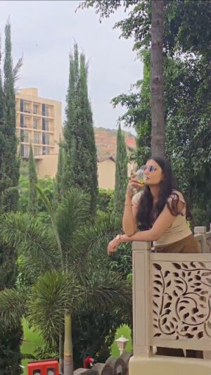 Vidushi Malpani Instagram - Wrapped in whispers of royal lore,
Kumbhalgarh crowns the Aravalli’s core 🪄 
@raajsaseleqtions