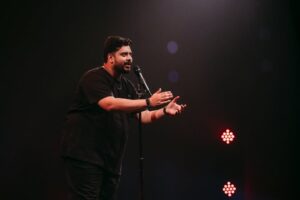 Vikkals Vikram Instagram - Thank you so much Chennai makkaley for making this show happen. With "Vikkals of Vikram" special coming to its end, this show is very close to my heart and I thank each one of you for turning up and filling the walls of the hall with your laughter. I couldn't have asked for anything better. This is such a dream come true moment for me. 🥹❤️ Truly surreal that 2000 people turned up to watch me perform. Thank you so much for supporting my art and I hope I fulfilled your expectations and beyond. Thank you all, again! 
#dreamscometrue #ஒருநாள் #vikkalsofvikram #vikkalsvikram #standupcomedytamil

Managed by @navneethcomic
Show director @smartathi 
Photographs by @kaybee_gram 
Jacket customised by @suitloungeindia 
MUA @valarmathy692

Upcoming shows: 
July 5th London 
July 6th Dublin
Ticket link in bio!