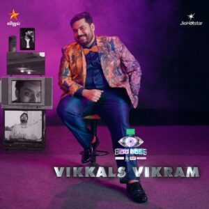 Vikkals Vikram Instagram - #பிக்பாஸ் இல்லத்தில்.. #VikkalsVikram 😎 

Bigg Boss Tamil Season 9 #GrandLaunch - இப்போது ஒளிபரப்பாகிறது நம்ம விஜய் டிவில.. 

#Nowshowing #BiggBossTamilSeason9 #TuneInNow  #OnnumePuriyala #BiggBossSeason9Tamil #BiggBoss9 #VijaySethupathi #BiggBossTamil #BB9 #VijayTV #VijayTelevision