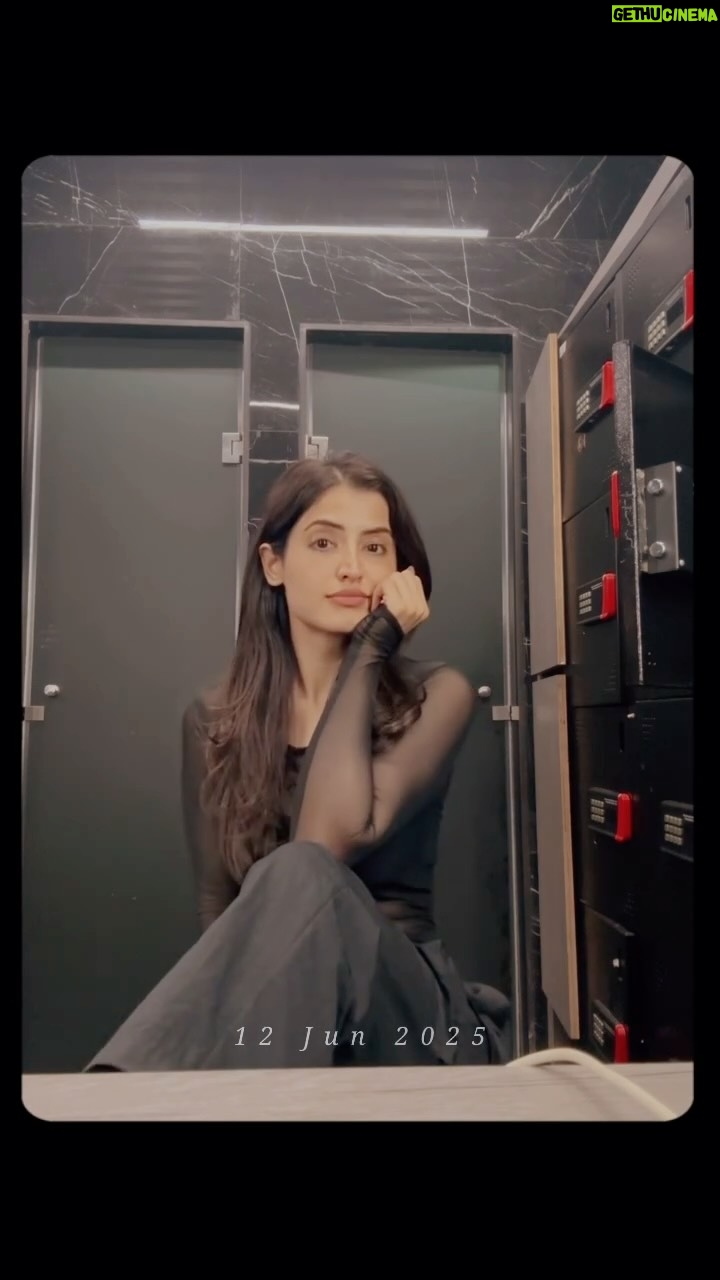 Vinali Bhatnagar - 21.8K Likes - Post workout glow👄
.
.
.
.
#workoutsesh #black #ootd #love