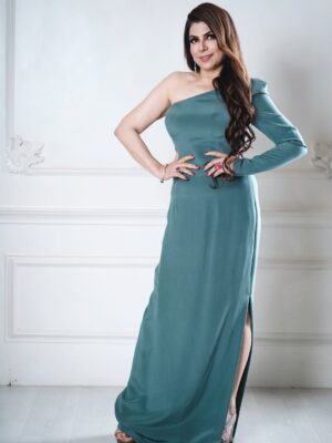 Vinita Bhatia Instagram - ELEGANCE IN EMERALD ❤️
Shoot done for Canada brand ..
#model #actor #mrsindia #beauty#beautiful #love#fashion#viral#trending#photography #photooftheday #follow #delhi#mumbai #explore #exploreoage
