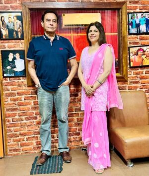 Vinita Bhatia Instagram - Dubbing today at @studiowoxofficial was a lovely experience..
It was lovely interacting with dear friend, film producer, distributor and owner of Wox studio @vijaaykherr.vk
#actor #model #mrsindia#bollywood #producer #artist #art#dubbing #nagpur #mumbai#explore #trending#tbt #follow#instagram #instagood #marathi