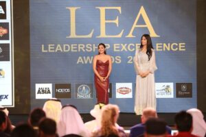Vinita Bhatia Instagram - Extremely honoured and privileged to receive this international award @official_globalcinemaaward and Leadership excellence award 2025 by @aajkaasia at a very glittering function at @hyattregencydubaicreek Dubai.
It was a pride to receive award at the hands of @Dr.kabirkv & khaled Nawab dad khodaalbalooshi
Celebrity guest was Bollywood star Esha gupta
Other prominent guests were @rj.mahvash @jumana
Extremely thankful to @aajkaasia and @aankursihag for the kind invitation
Dress designer @prachi_bhogawar_official
#actor#model#award #international #happy #blessed#beautiful #fashion#talent #dubai#photooftheday #love#explore#instagram #instagood