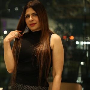 Vinita Bhatia Instagram - Classy girl.. 💃
classier with these lovely vibes of @sheratongrandbangalore
🥰
Photos with no filter & no edits beautifully clicked
by @flash_kat_photography
Location @sheratongrandbangalore
#actor #model#mrsindia #beauty#beautifuldestinations #hotelsandresorts #coffee#explore#explorepage #viral#trending#photography #photographer #photooftheday #love#fashion#bangalore#mumbai