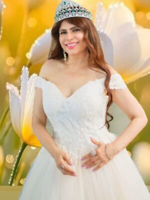 Vinita Bhatia Instagram - June is here, and I’m ready to bloom like these tulips! 🌷✨”
Wishing you all month of love, laughter, and sunshine! ☀️💍
#actor #model#mrsindia#fashion#fashionista #beauty#beautiful #explore #june #sunday #happy #photooftheday j#dubai#mumbai#nagpur #instagram#instagood
#followers