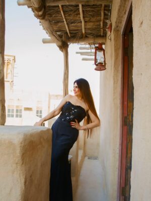 Vinita Bhatia Instagram - “Midnight in Dubai”
A stunning photoshoot in Dubai🥰
. Lost in the luxury of Dubai’s heritage at the very famous heritage Hotel @alseefheritagehoteldubai ❤️
Shot by the most brilliant fashion photographer of Dubai @abhiimohan
Dress designer of this elegant black dress💃🏻🔥 @prachi_bhogawar_official
* #dubaifashion
* #heritagehotel
* #hiltonhotel
* #luxurytravel
* #fashioninspiration
* #designerdressess
#designer
* #blackgown
* #dubainight
* #glamour
#fashion
#model
#photography
#photooftheday
#photographer
#dubai
#mumbai
#nagpur