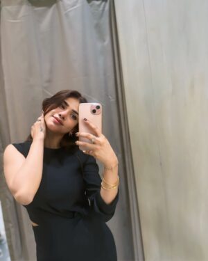 Vinniee Singh Instagram - Very demure, very mindful. 🧿❤️🤑