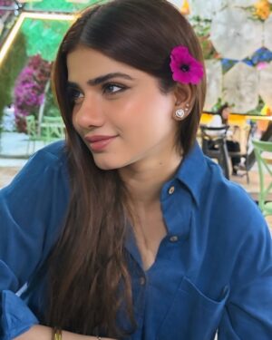 Vinniee Singh Instagram - Cute vibes only. 🌸🌷🧿🌈