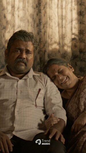 Vinodhini Vaidynathan Instagram - Not all absences are felt the same💔.

Watch #KanneKanne video Song From #HouseMates On Youtube!!

A @rajeshmurugesanable Musical.

Sung by @saindhaviofficial

Lyrics by  @umadevikuppan

Directed by @rajavel_hbk

@sivakarthikeyan @kalai_arasu_p @skprodoffl @agscinemas @archanakalpathi @aishwaryakalpathi @darshan_offl @arsha_baiju @kaaliactor @thevinodhini @dheena_offl @abdool_lee @actorsrickykenny @m.s.sathish_dop @nisharsharef @iam_.azar @dineshkasi_action @nandininedumaran @artdirector.rahul @dineshashok_13 @playsmith_offl @sp_shakthivel @southstudiostn @harishsms @shamm_spm @mohanrajan_lyrici

@donechannel1 @sureshchandraaoffl
@pro_thiru

#TrendMusic #KanneKanne #HouseMates