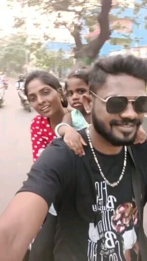 Vinoth Gana Instagram - En paarvai Unnodu @pragya_v.b