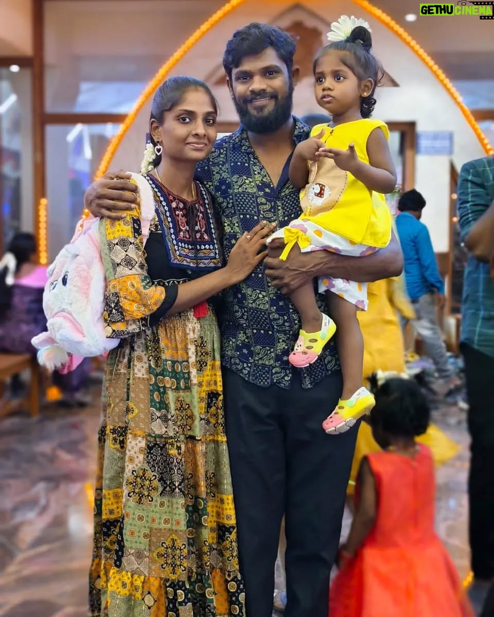 Vinoth Gana - 3K Likes - பிறந்தநாள் வாழ்த்துக்கள் 
என் அன்பான பாசமான என்னை தாய்ப்போல் பார்த்துக் கொள்ளும்
செல்ல பொண்டாட்டிக்கு 😘♥️😘
love u so much Bakkiya stay blessed always with lots of happiness and prosperity 🎂👑☺️🥰🙌♥️😘🎉🤝😍🫂