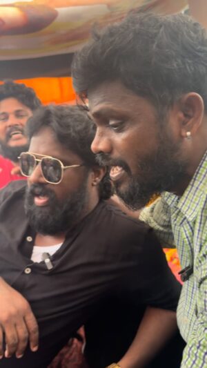 Vinoth Gana Instagram - துப்புரவு தொழிலாளர்கள் போராட்டத்தில் கலந்து கொண்டு அவர்களுக்கு ஆறுதல் கூறினோம் 🙌♥️🙌