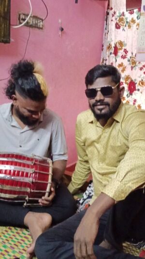 Vinoth Gana Instagram - நோன்டாத செல்ல நோன்டாத #ganavinothuofficial #gana #trending #viral #instagram #instalike #instareels #reels #video #pic #photo #videos #love #reelsInstagram #ganalovesongs #ganasong #shorts #short #instagood #instadaily 🤣🤣🤣♥️♥️♥️