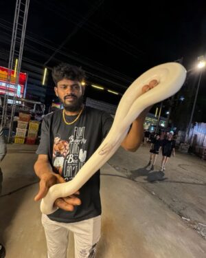 Vinoth Gana Instagram - #thailand🇹🇭 ☺️#pattaya #ganavinothuofficial #gana #trending #viral #instagram #instalike #instareels #reels #video #pic #photo #videos #love #reelsInstagram #ganalovesongs #ganasong #shorts #short