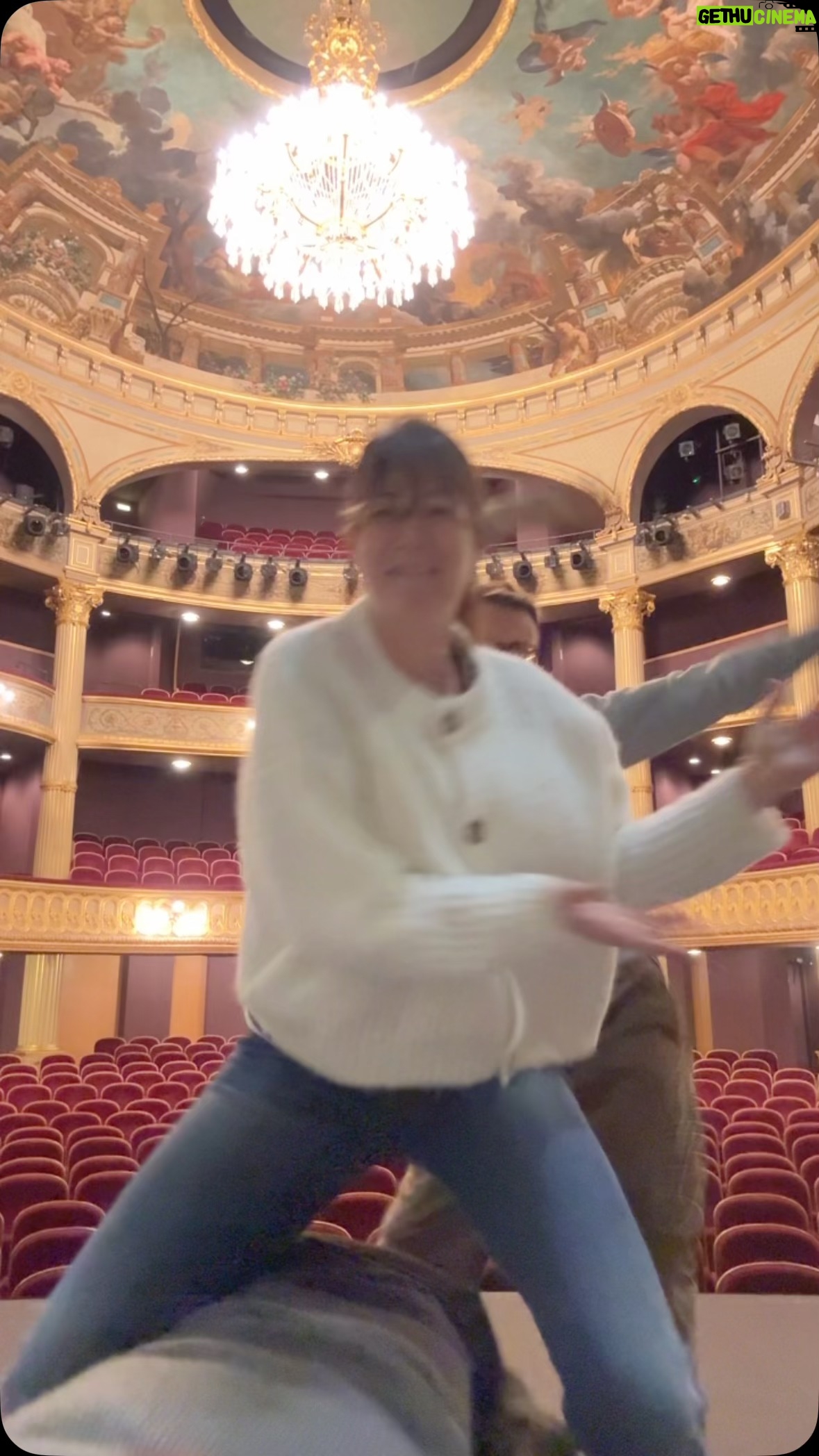 Virginie Hocq - 2.3K Likes - Mes copines