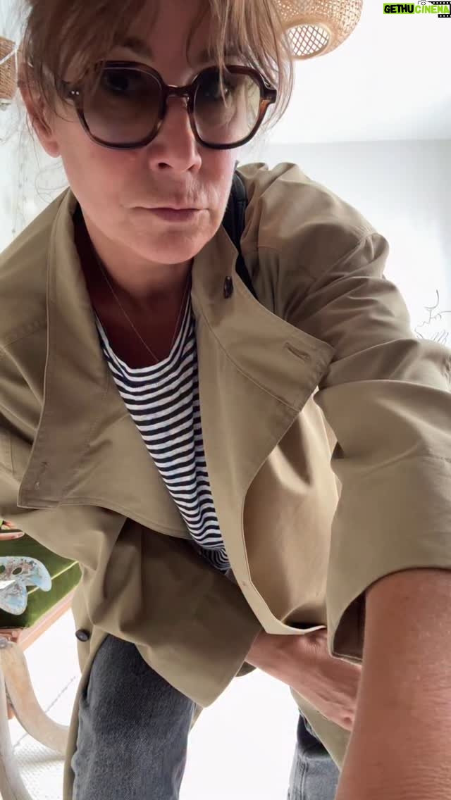 Virginie Hocq - 6.7K Likes - Bon apparemment ça vous manque… petite chorégraphie au débotté ! Elle va pas rester longtemps ! #danse #present #foryou 🕺🪩