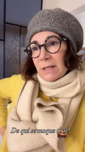 Virginie Hocq Instagram - 🌻Ensuite le vélo n’était pas à sa place- mais dans la camionnette -il a fallu retrouver la clé -avancer la camionnette -détacher le vélo -le sortir- il pèse une tonne- niquer son dos ! Donc DEBOUT À 6h40 pour arriver à 8h15 à l’école… moi aussi je 💩💩💩💩