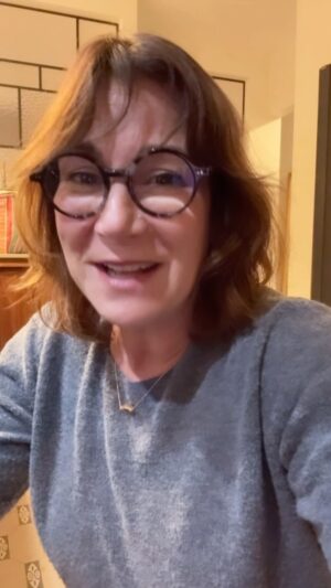 Virginie Hocq Instagram - Je suis une cuisinière formidable je suis une cuisinière formi je suis une cuisse je sue… qu’il est difficile d’être mère #mother er #virginieisinthekitchen #kitchen #enjoyyourmeal