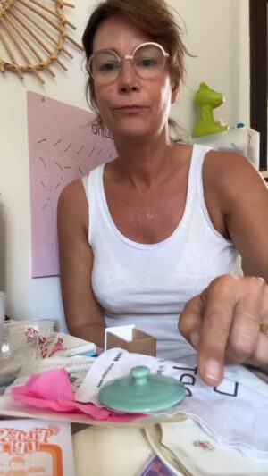 Virginie Hocq Instagram - Petite pensée petite réflexion… incessantes quand on est un parent ! #mother #love #humour #life
