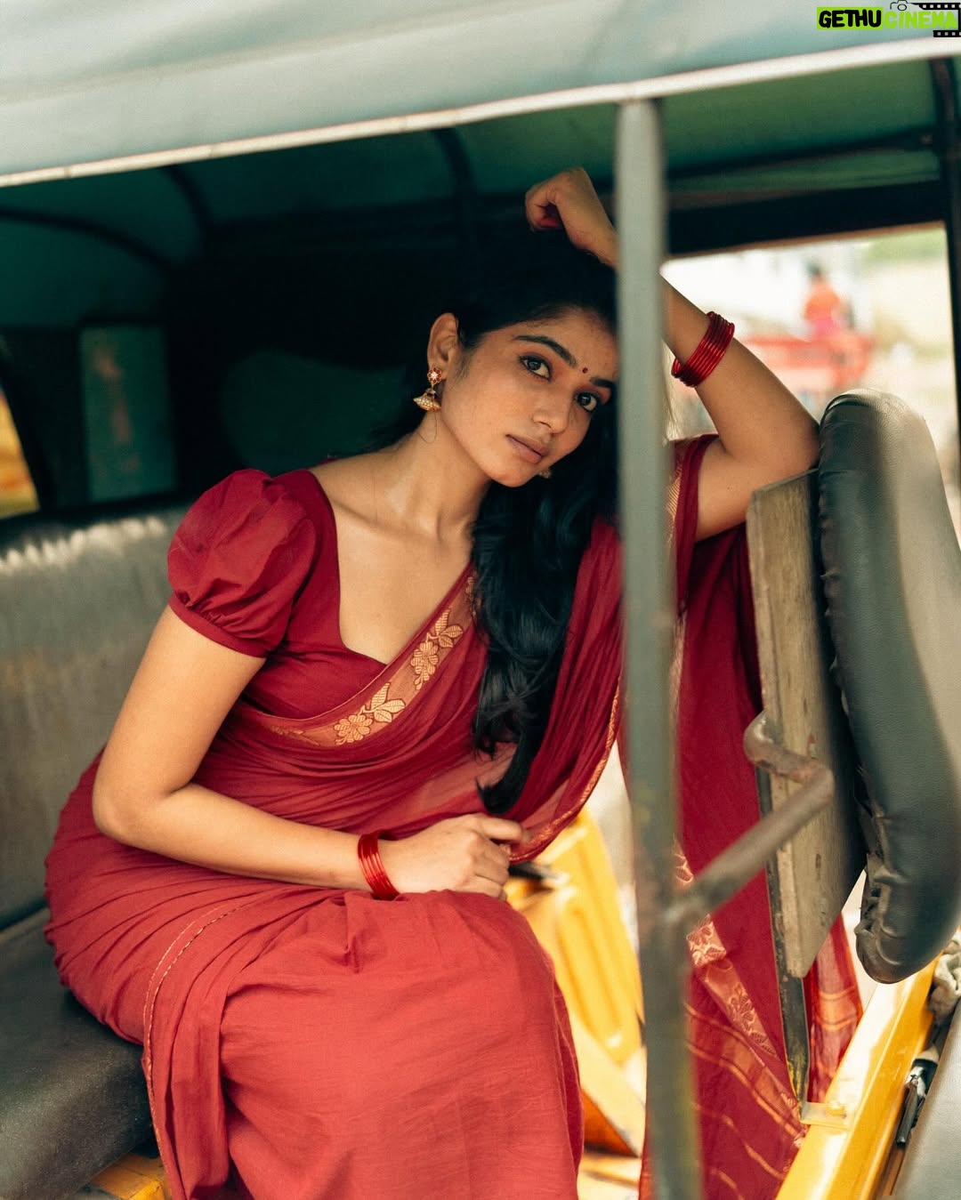 Viyana - 63.5K Likes - ⚡️✨

Shot by : @its_surean 

Blouse : @dharaniofficialpage