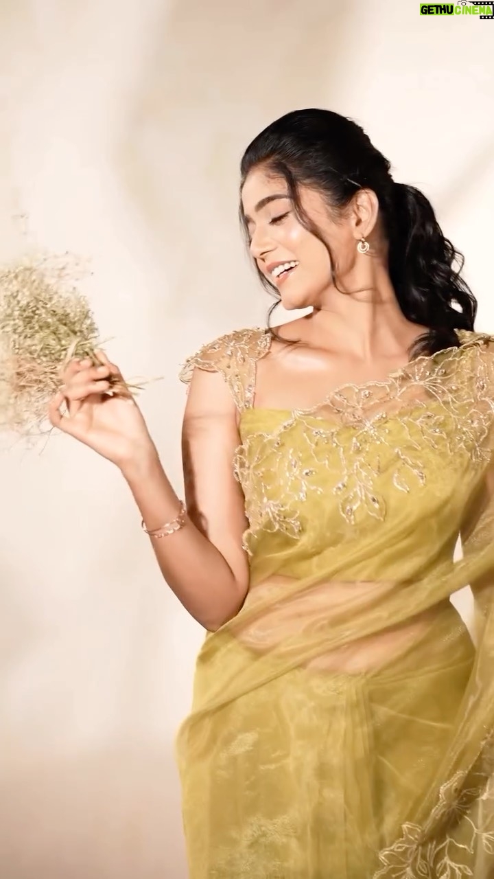 Viyana - 3 Likes - @viyana_rr adorned in our olive green shimmer organza saree with pitta embellished hand embroidery blouse 

#pittasaree 

Saree and blouse @signature_by_bharathi 
Makeup @malinibridalmakeupartist11 
Photographer @lovinlens_byrahul 

Feel free to DM for more designer sarees.
DM or Whatsapp us at 6379392017 to place your
order.

[Indian Wedding Lehnga, Bridesmaids Lehnga
Inspo, Wedding Outfit, Indian Jewellery, Indian
Wedding ]