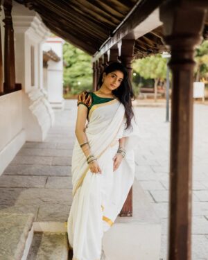 Viyana Instagram - 🤍
Clicked : @arvindh_suresh
Make up : @makeoverbyjo