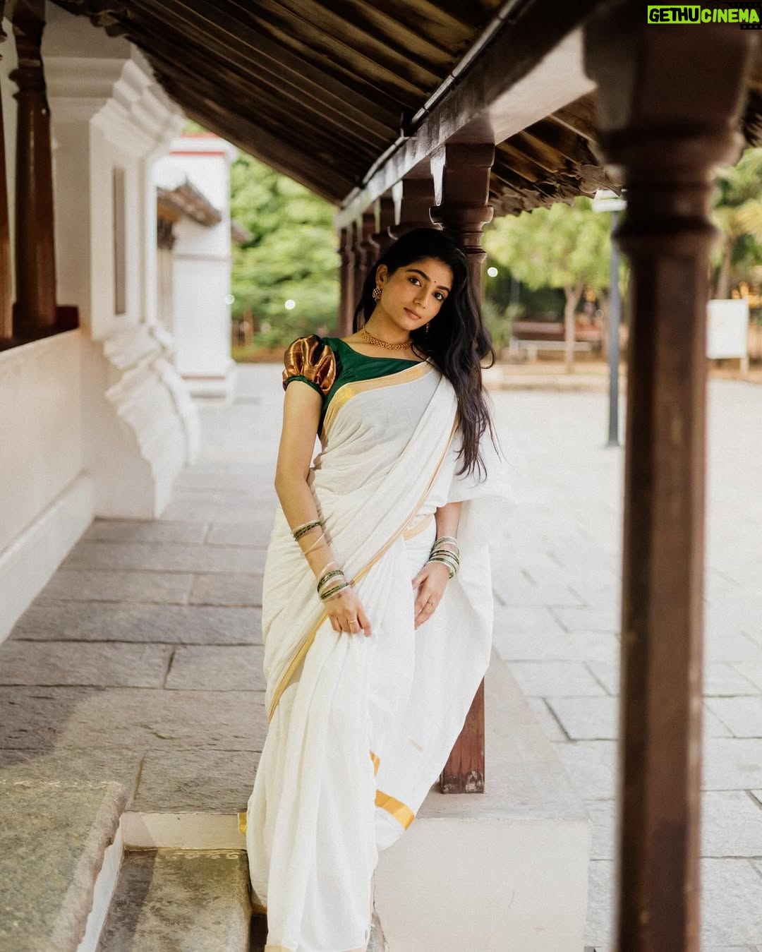 Viyana - 3 Likes - 🤍

Clicked : @arvindh_suresh 

Make up : @makeoverbyjo