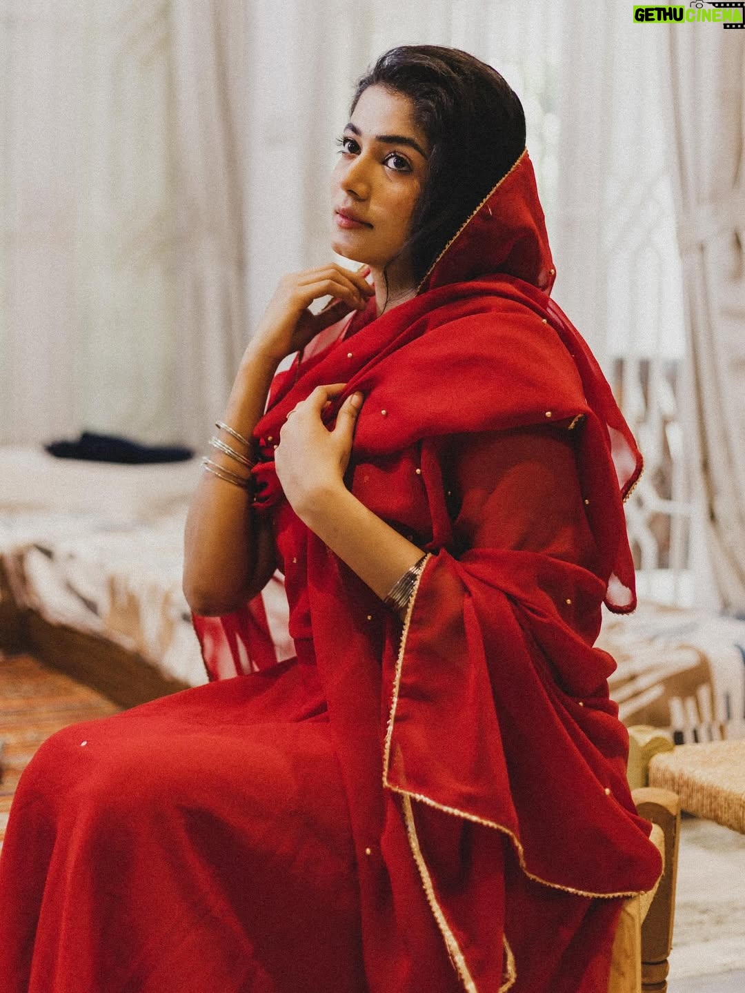 Viyana - 3 Likes - ♥️

Clicked :  @studiod_stories