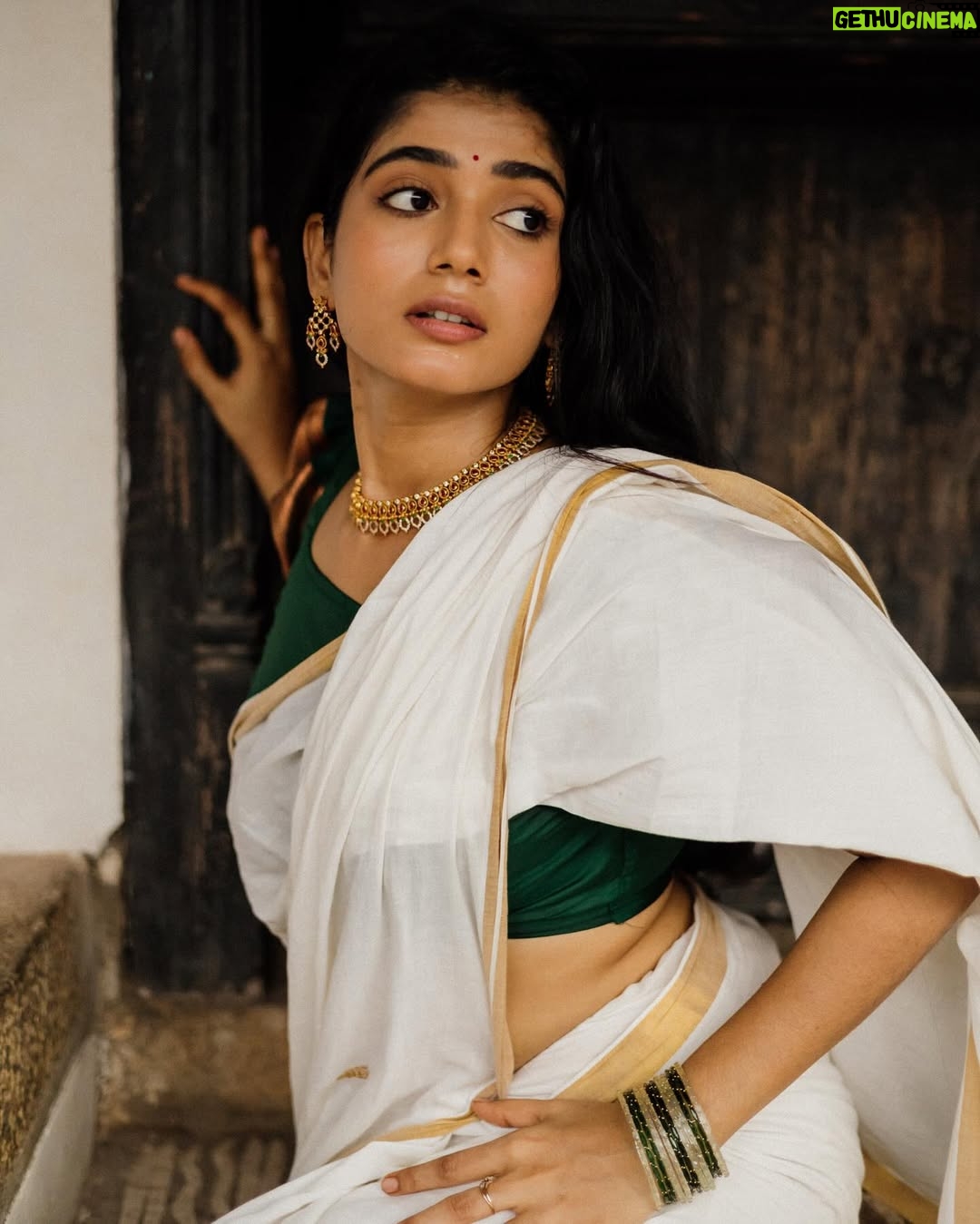 Viyana - 3 Likes - 🤍

Clicked : @arvindh_suresh 

Make up : @makeoverbyjo
